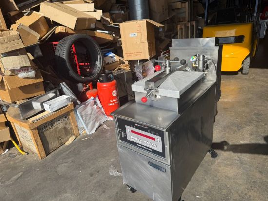 Picture of Henny Penny Model PFG 600 With Fastron Computer Board, Manual Ignition 