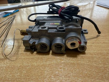Picture of Maxitrol Gas Valve, GV30T-C5AYAGK0-003, Made in Germany